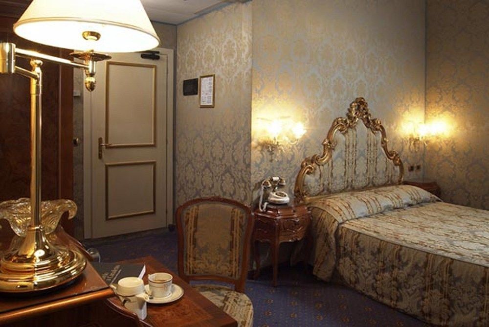 Al Ponte Antico Hotell Venedig Rum bild