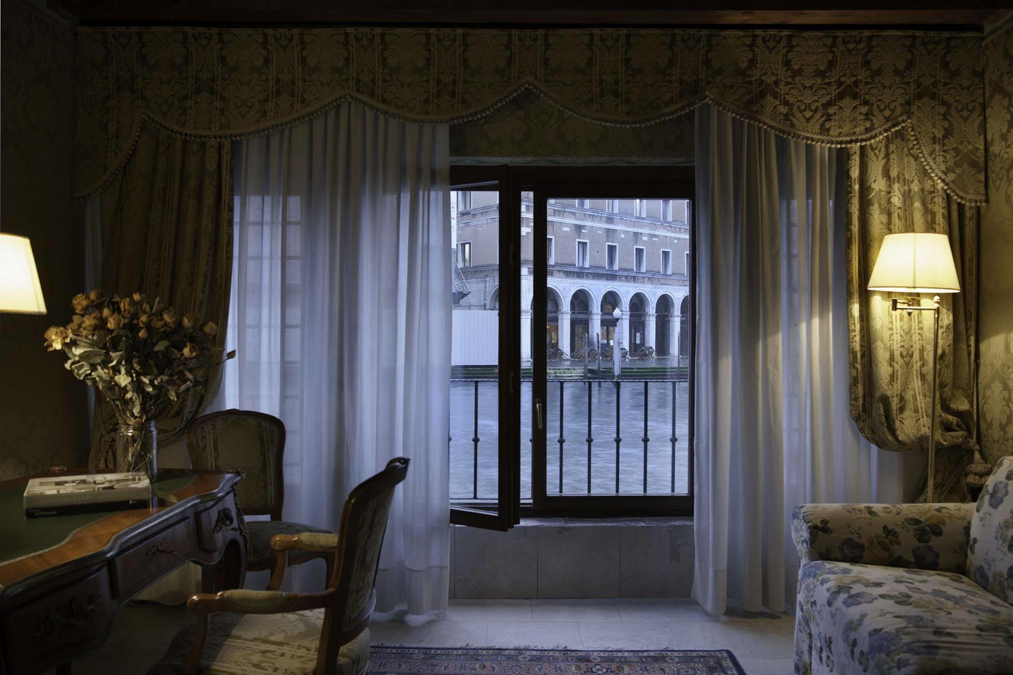 Al Ponte Antico Hotell Venedig Exteriör bild
