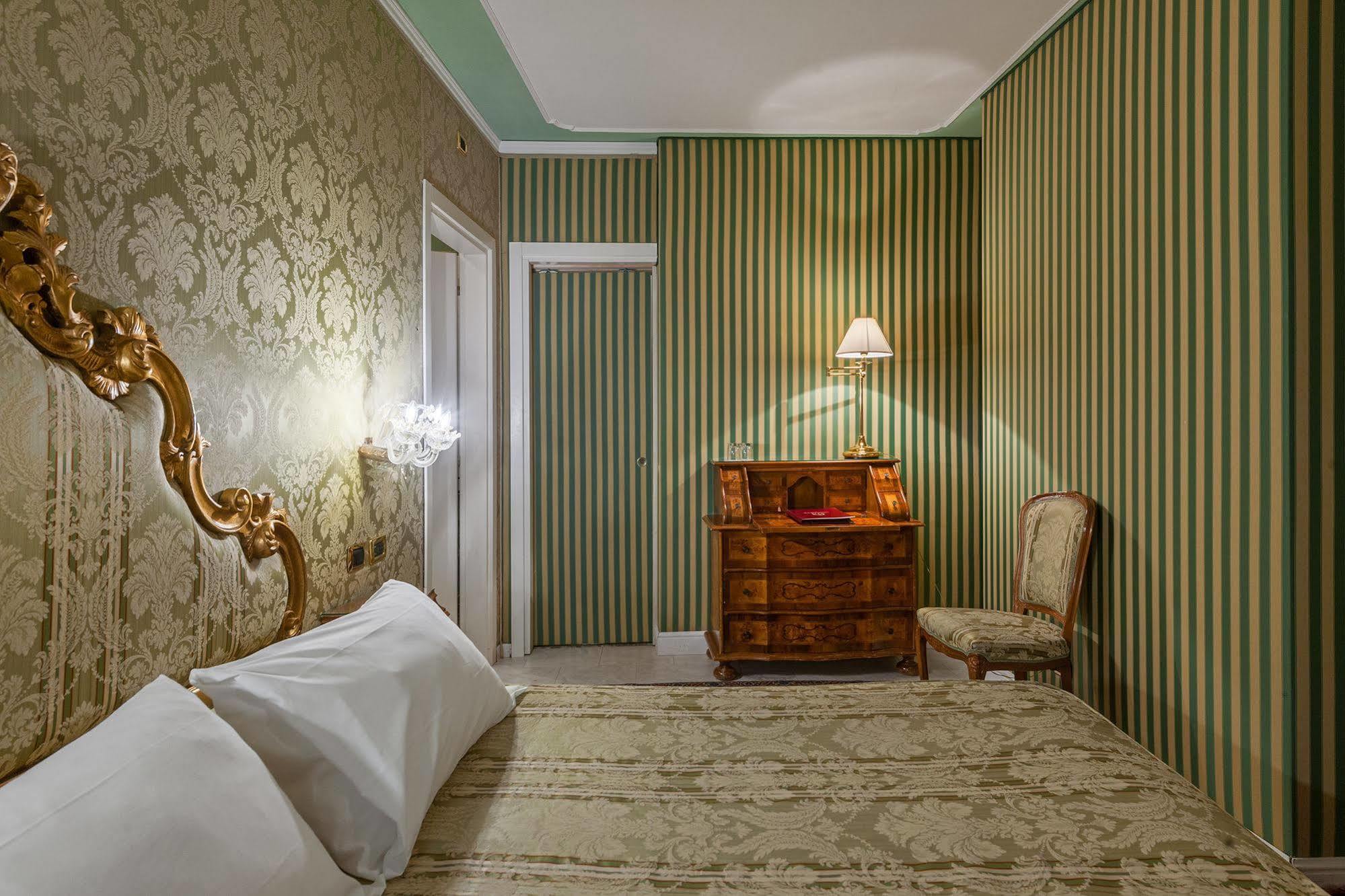 Al Ponte Antico Hotell Venedig Exteriör bild